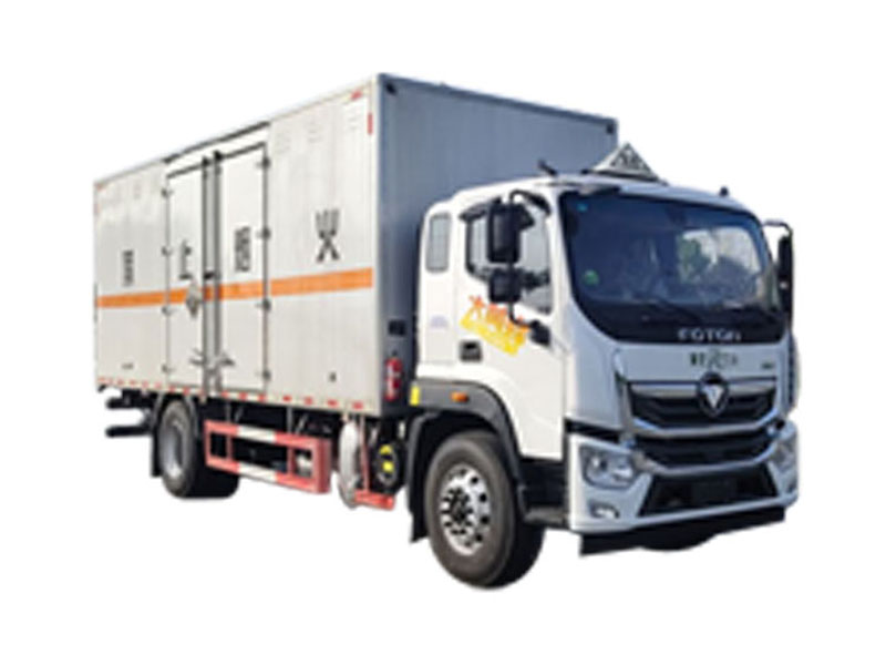 福田11吨腐蚀性物品厢式运输车