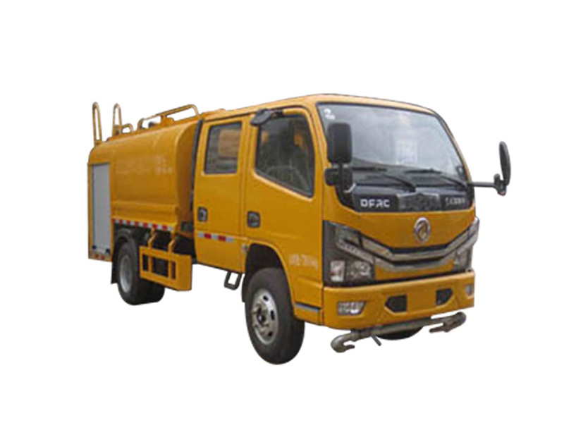 东风双排小型洒水车（3.5立方）