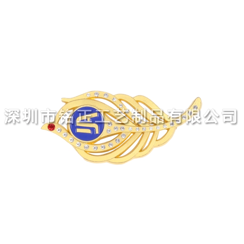 金属叶胸针